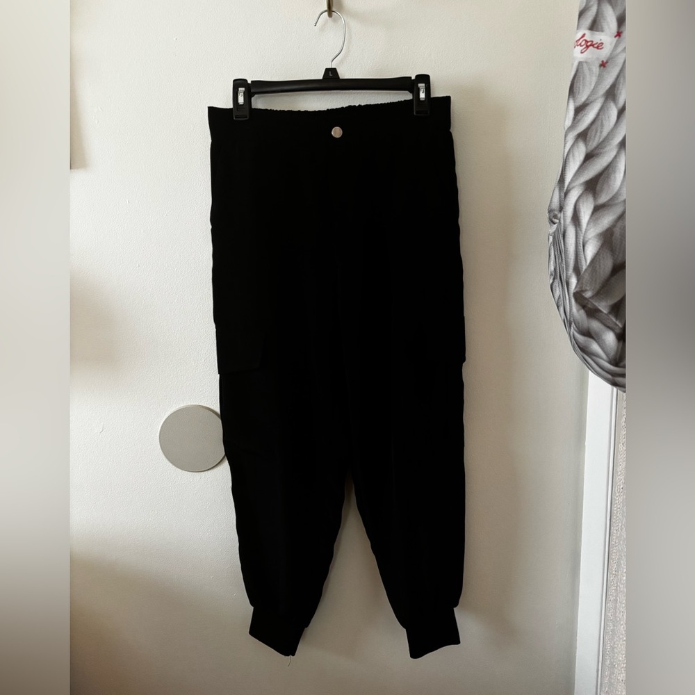 Zara Black Ankle Cropped Pants/Silk Joggers with Cargo Pockets and Elastic Waist